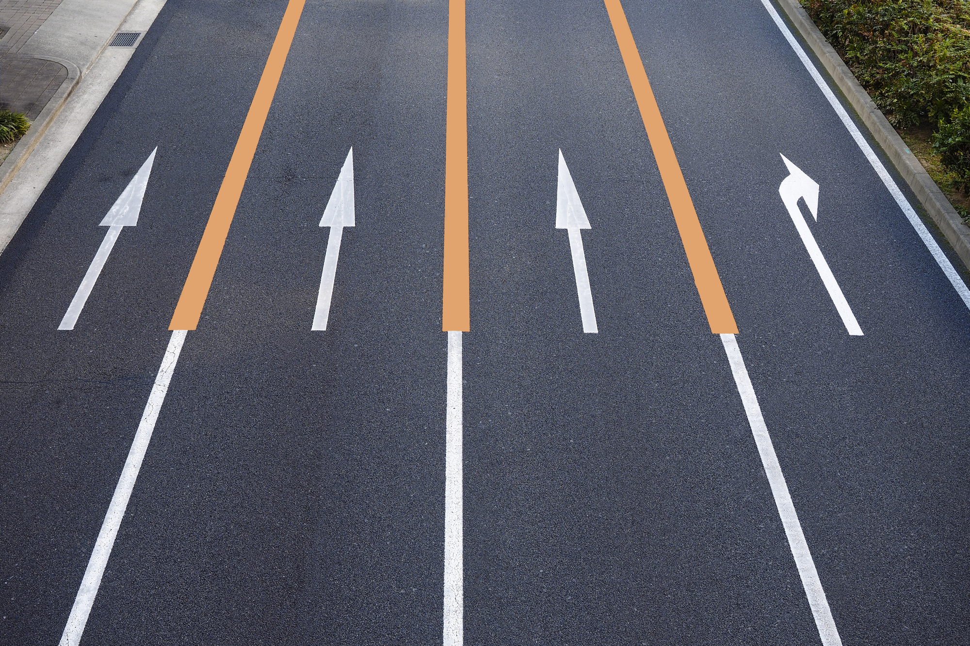 進路変更禁止の道路標識
